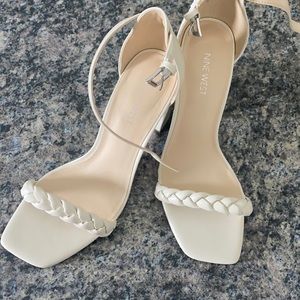 Off White Square Toe Nine West Heels Size 10